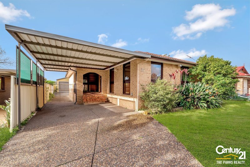 Photo - 27 Bettong Crescent, Bossley Park NSW 2176 - Image 1