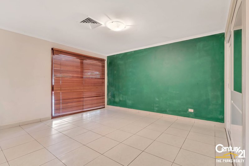 Photo - 27 Bettong Crescent, Bossley Park NSW 2176 - Image 6