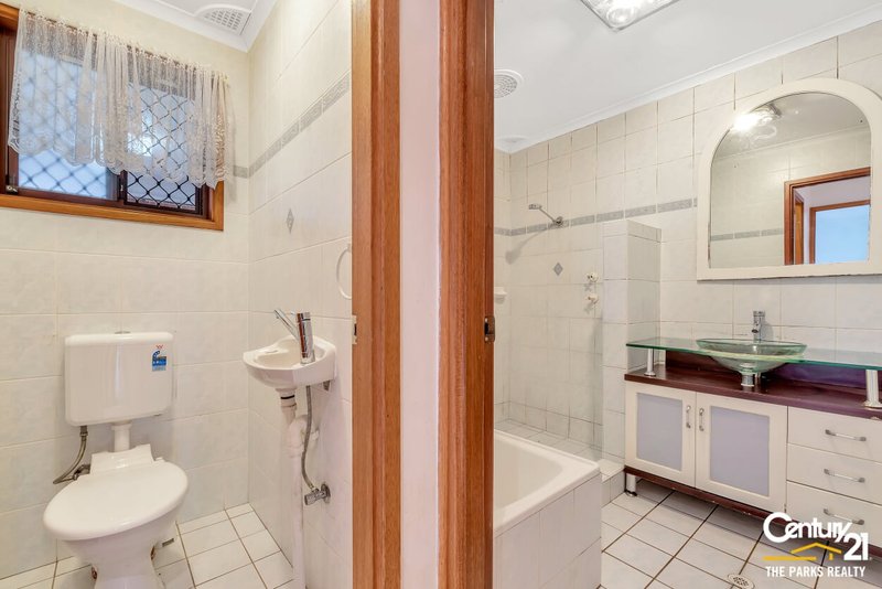Photo - 27 Bettong Crescent, Bossley Park NSW 2176 - Image 8