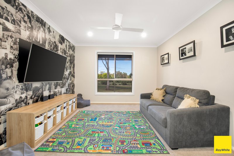 Photo - 27 Bimbadeen Drive, Inverell NSW 2360 - Image 5