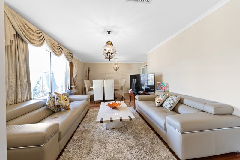 Photo - 27 Birchdale Circuit, Hillbank SA 5112 - Image 9