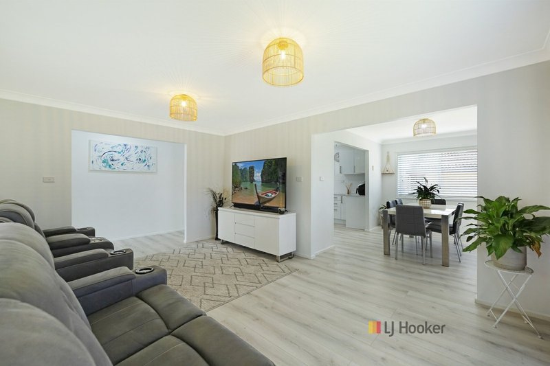 Photo - 27 Birdwood Drive, Blue Haven NSW 2262 - Image 2