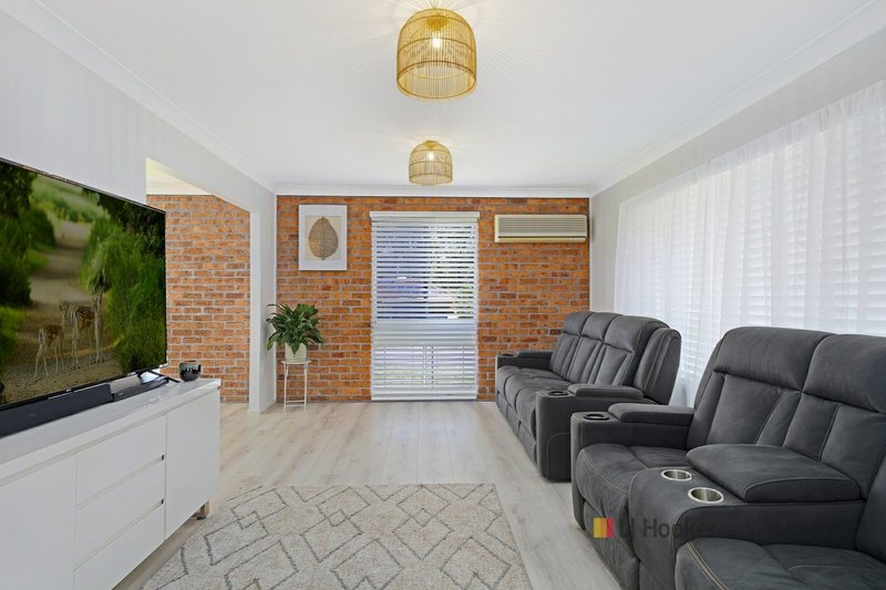 Photo - 27 Birdwood Drive, Blue Haven NSW 2262 - Image 5