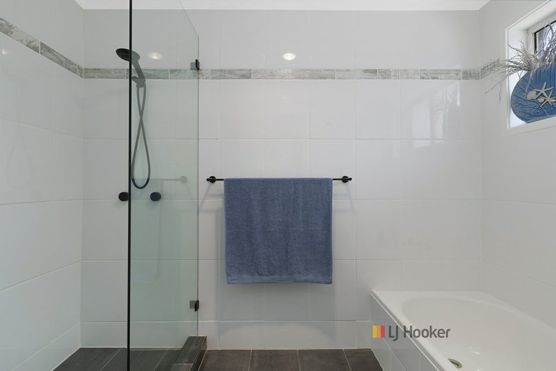 Photo - 27 Birdwood Drive, Blue Haven NSW 2262 - Image 8