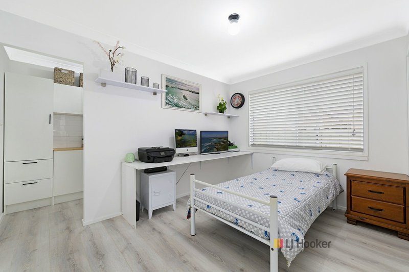 Photo - 27 Birdwood Drive, Blue Haven NSW 2262 - Image 10