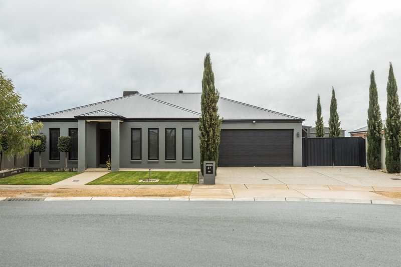 27 Birkdale Square, Tatura VIC 3616