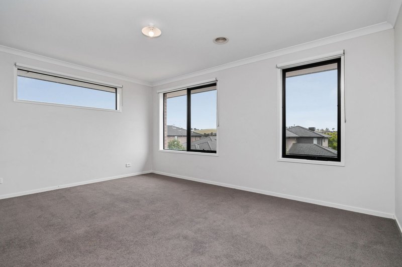 Photo - 27 Black Braes Boulevard, Mernda VIC 3754 - Image 6