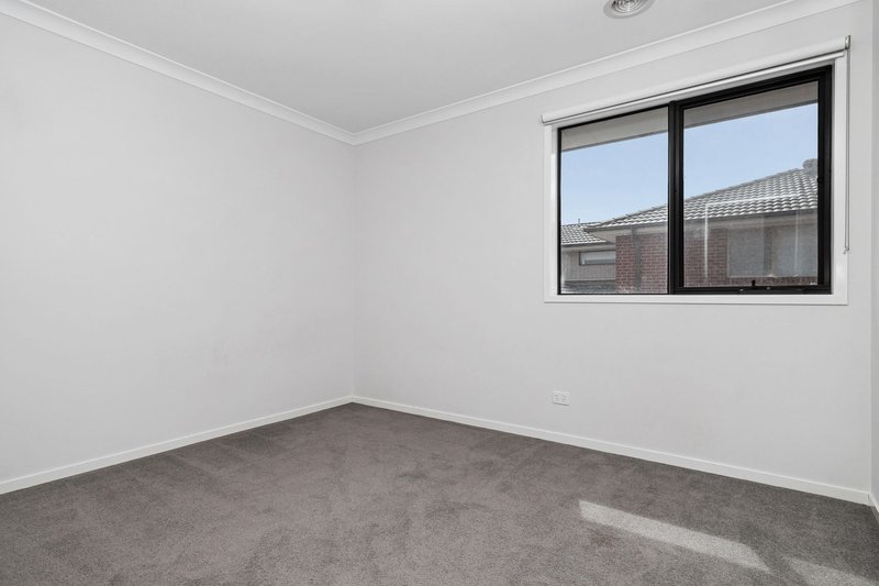 Photo - 27 Black Braes Boulevard, Mernda VIC 3754 - Image 7