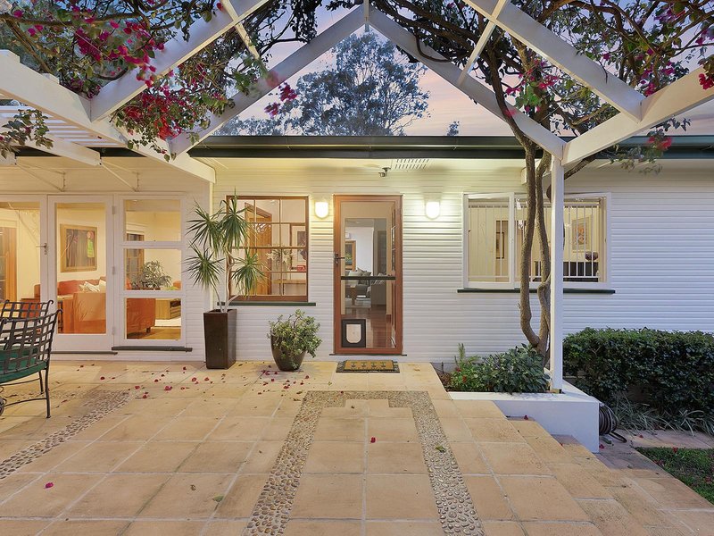 Photo - 27 Blackstone Street, Indooroopilly QLD 4068 - Image 1