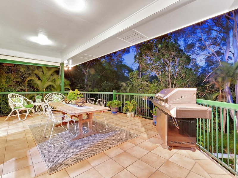 Photo - 27 Blackstone Street, Indooroopilly QLD 4068 - Image 6