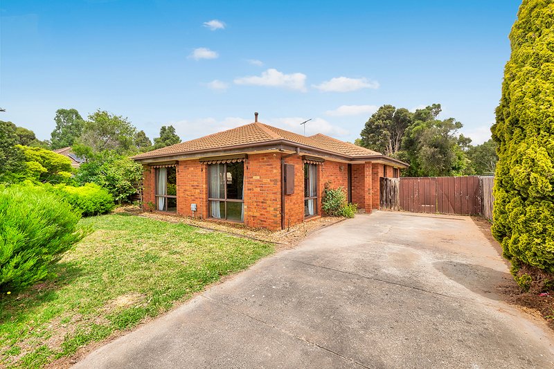 27 Blaxland Avenue, Cranbourne North VIC 3977