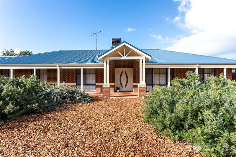 27 Blue Wren Gardens, Coodanup WA 6210