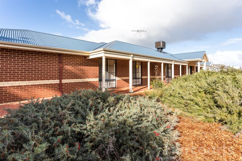 Photo - 27 Blue Wren Gardens, Coodanup WA 6210 - Image 3