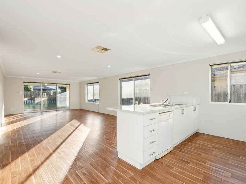 Photo - 27 Bluebird Street, Wellard WA 6170 - Image 7