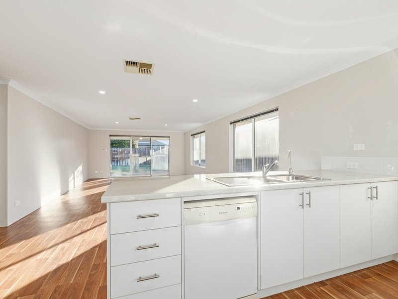 Photo - 27 Bluebird Street, Wellard WA 6170 - Image 10