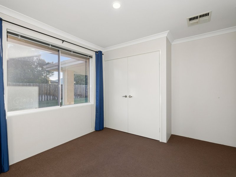 Photo - 27 Bluebird Street, Wellard WA 6170 - Image 16