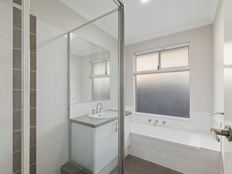 Photo - 27 Bluebird Street, Wellard WA 6170 - Image 17