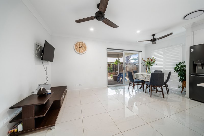 Photo - 27 Blythe Street, Palmview QLD 4553 - Image 3