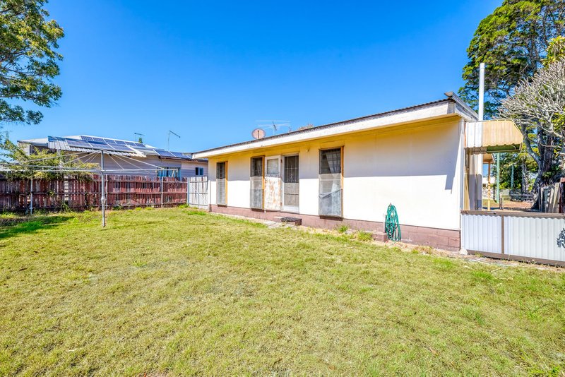 Photo - 27 Bonham Street, Bongaree QLD 4507 - Image 6