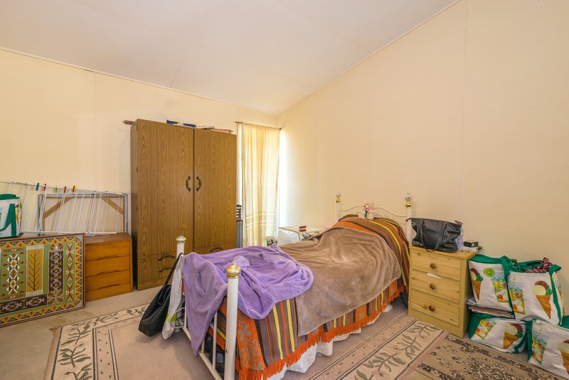 Photo - 27 Bonham Street, Bongaree QLD 4507 - Image 10