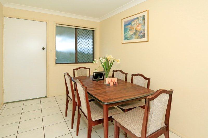 Photo - 27 Booker Street, Park Avenue QLD 4701 - Image 3