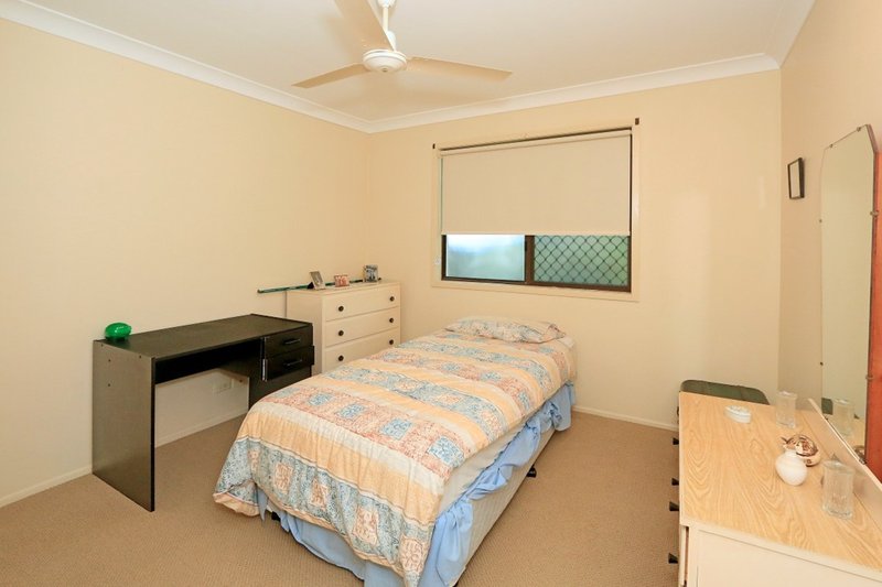 Photo - 27 Booker Street, Park Avenue QLD 4701 - Image 6