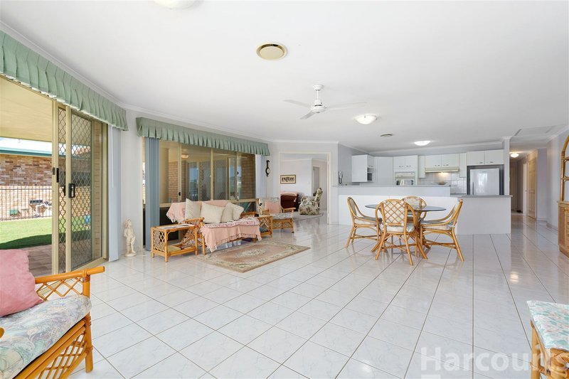 Photo - 27 Botany Crescent, Banksia Beach QLD 4507 - Image 11