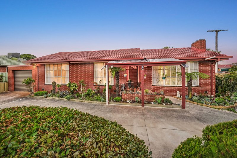 Photo - 27 Bournemouth Avenue, Springvale VIC 3171 - Image 2