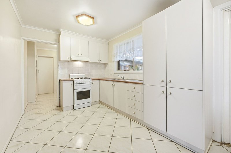 Photo - 27 Bournemouth Avenue, Springvale VIC 3171 - Image 6