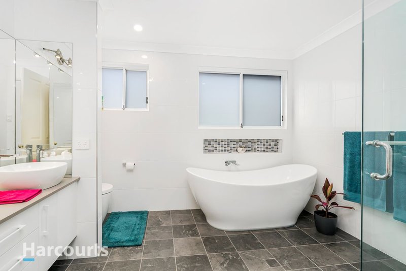 Photo - 27 Bowerbird Cres , St Clair NSW 2759 - Image 4