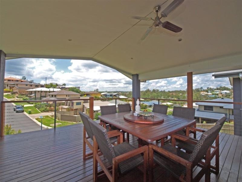 Photo - 27 Brigadoon Crescent, Eatons Hill QLD 4037 - Image 2