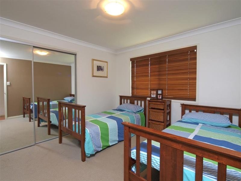 Photo - 27 Brigadoon Crescent, Eatons Hill QLD 4037 - Image 12