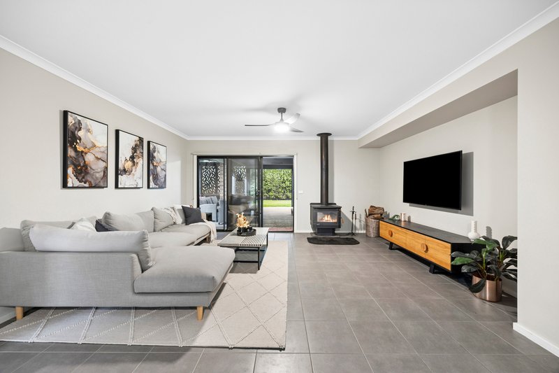 Photo - 27 Brolga Way, Lara VIC 3212 - Image 4