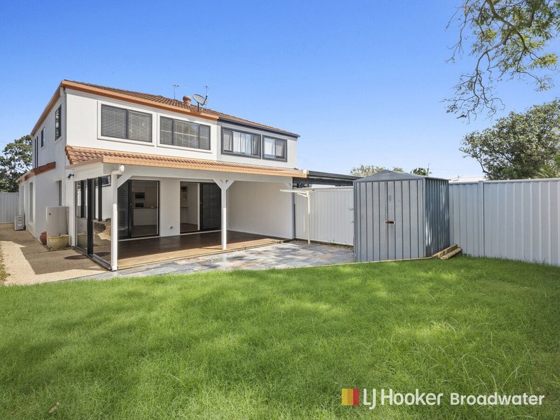Photo - 2/7 Brookside Road, Labrador QLD 4215 - Image 3