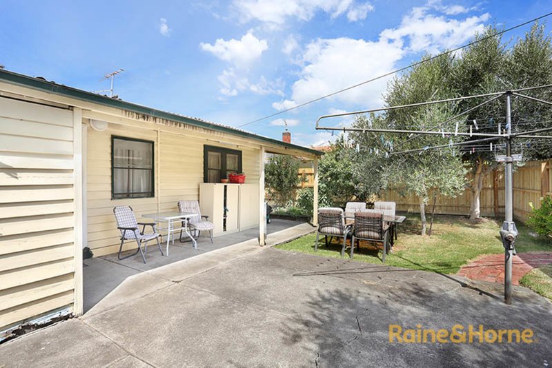 Photo - 27 Bruce Street, Coburg VIC 3058 - Image 9