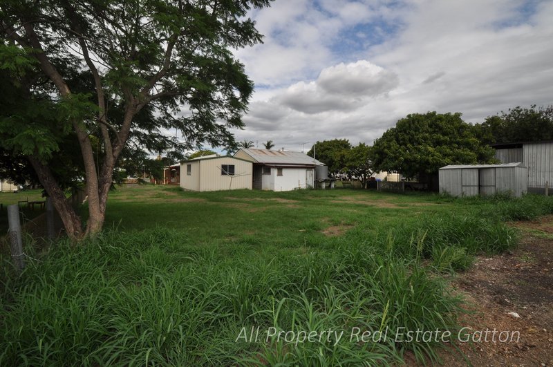 Photo - 27 Buaraba Street, Gatton QLD 4343 - Image 14