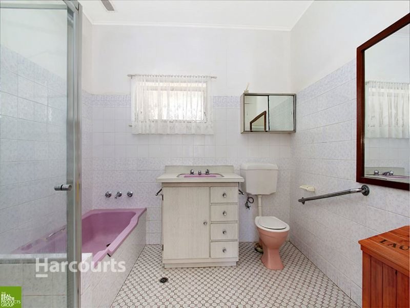 Photo - 27 Buena Vista Avenue, Lake Heights NSW 2502 - Image 5