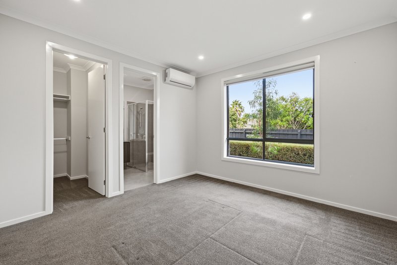 Photo - 2/7 Bunnett Road, Knoxfield VIC 3180 - Image 4