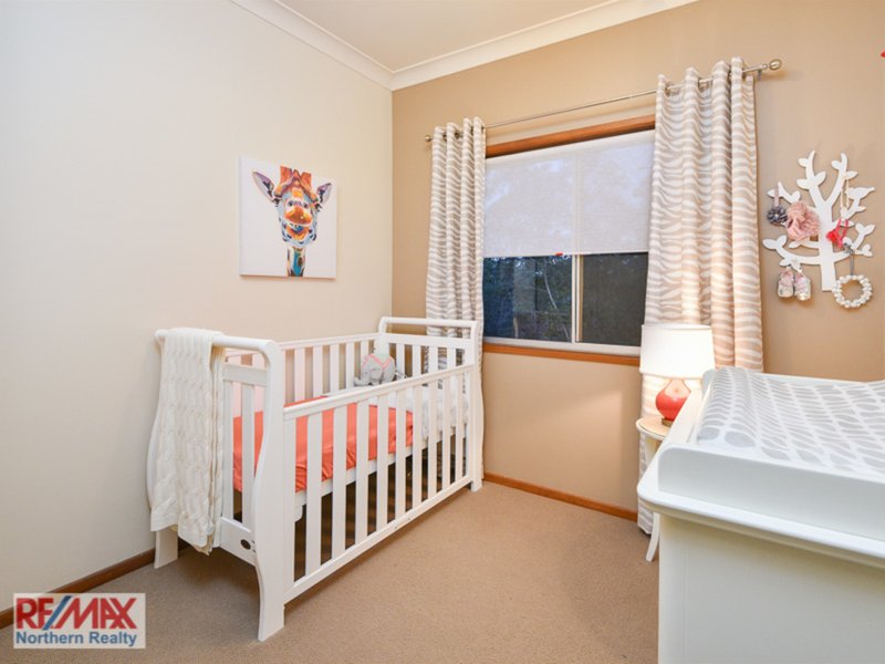 Photo - 27 Buranda Road, Clear Mountain QLD 4500 - Image 9