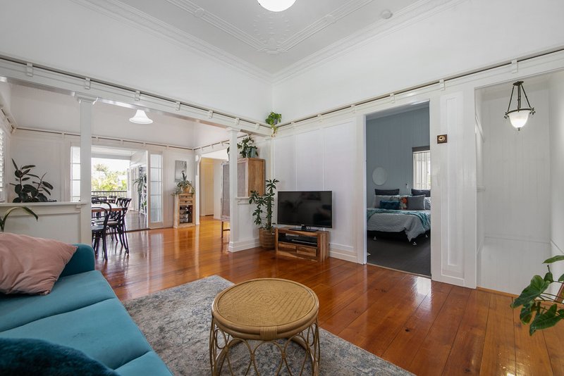 Photo - 27 Burlington Street, Holland Park QLD 4121 - Image 4