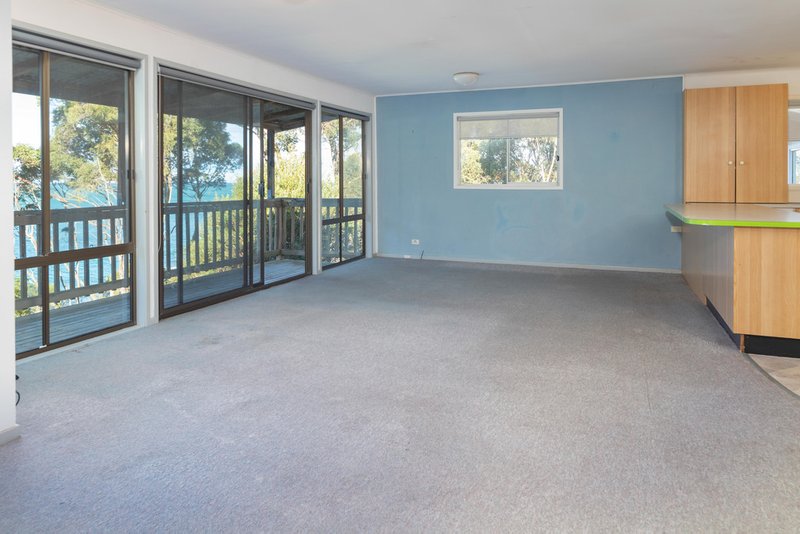 Photo - 27 Burrawang Crescent, Sunshine Bay NSW 2536 - Image 10