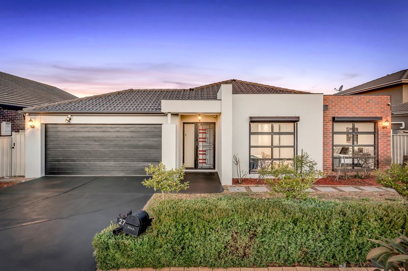 27 Burrora Way, Craigieburn VIC 3064