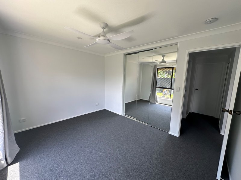 Photo - 2/7 Burwood Court, Labrador QLD 4215 - Image 6