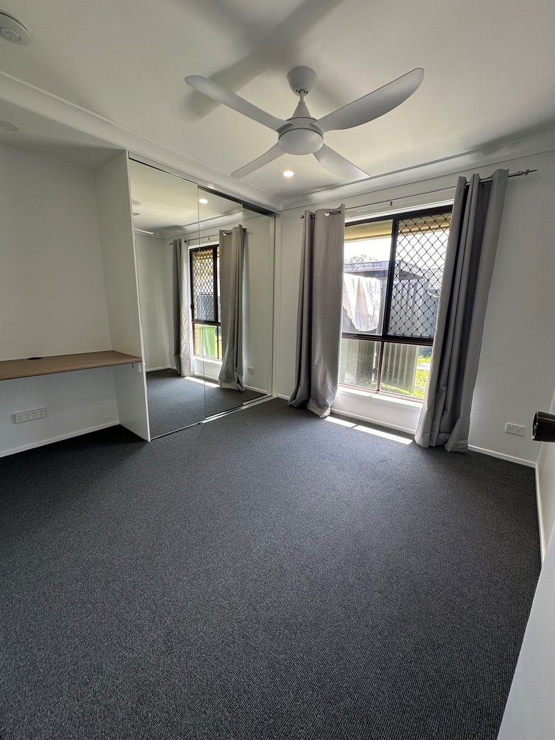 Photo - 2/7 Burwood Court, Labrador QLD 4215 - Image 9