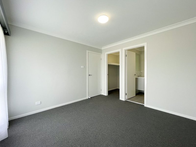 Photo - 27 Cabbage Gum Avenue, Denham Court NSW 2565 - Image 6