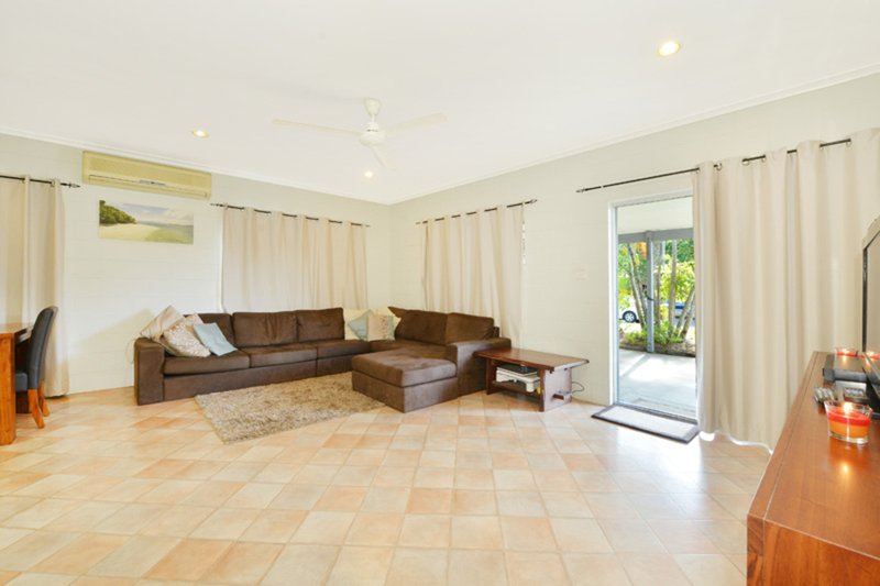 Photo - 27 Cairnwell Street, Smithfield QLD 4878 - Image 10