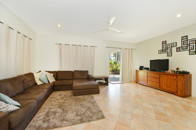 Photo - 27 Cairnwell Street, Smithfield QLD 4878 - Image 13