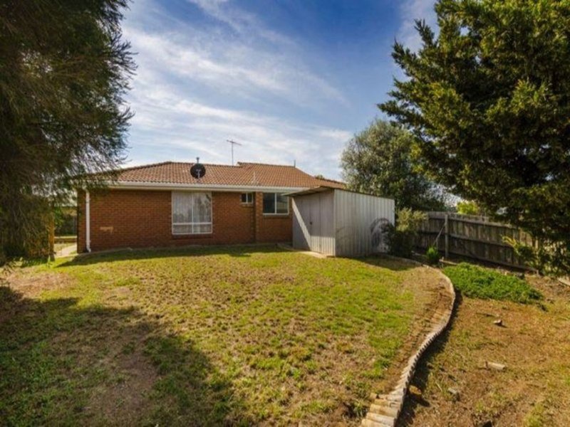 Photo - 27 Callistamon Drive, Hoppers Crossing VIC 3029 - Image 8