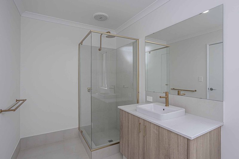 Photo - 27 Cambered Avenue, Yanchep WA 6035 - Image 11