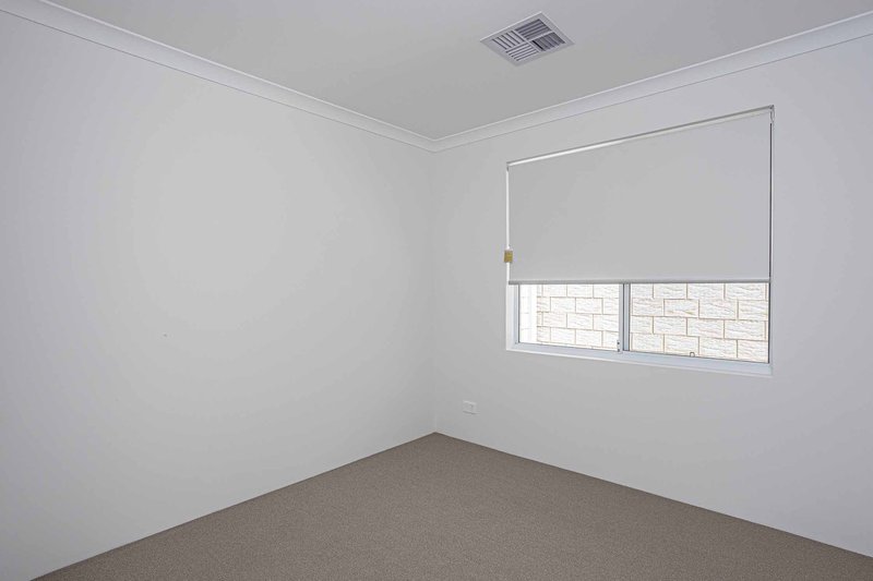Photo - 27 Cambered Avenue, Yanchep WA 6035 - Image 13
